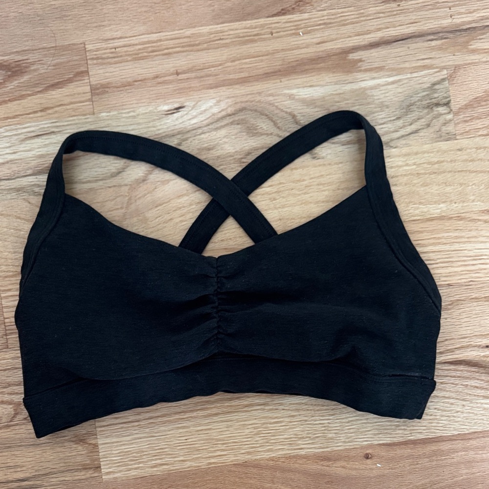 Vuori Black Cross-Back Sports Bra